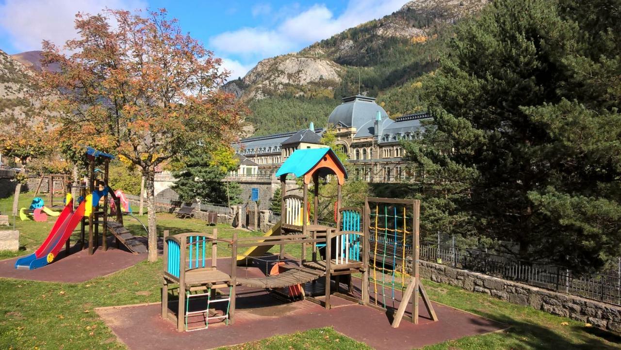 Apartamento De Montana "Nueva Canfranc" Exteriör bild